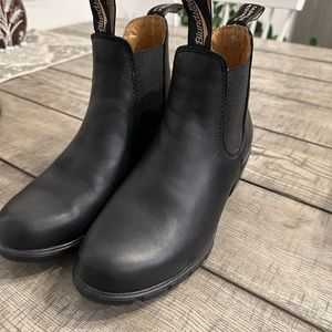 Blundstone black boots- very popular, high quality boot